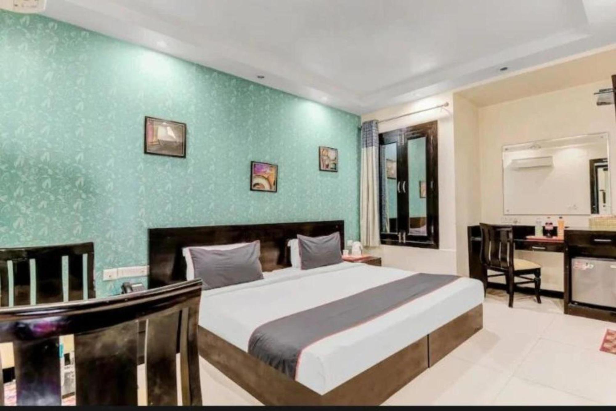 Hotel Paschim Vihar Delhi  Exterior foto