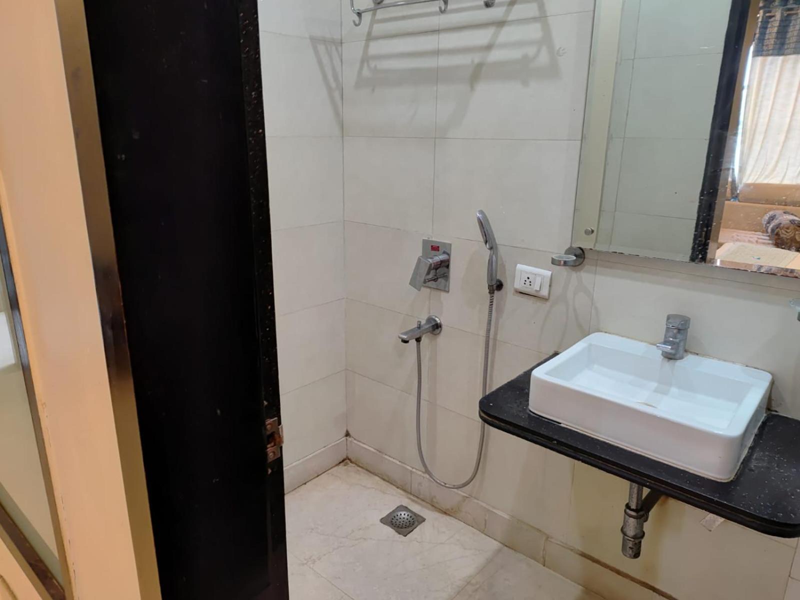Hotel Paschim Vihar Delhi  Exterior foto